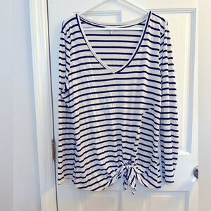 White/ blue long sleeve, tie bottom